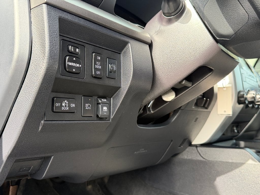 2018 Toyota Tundra SR5