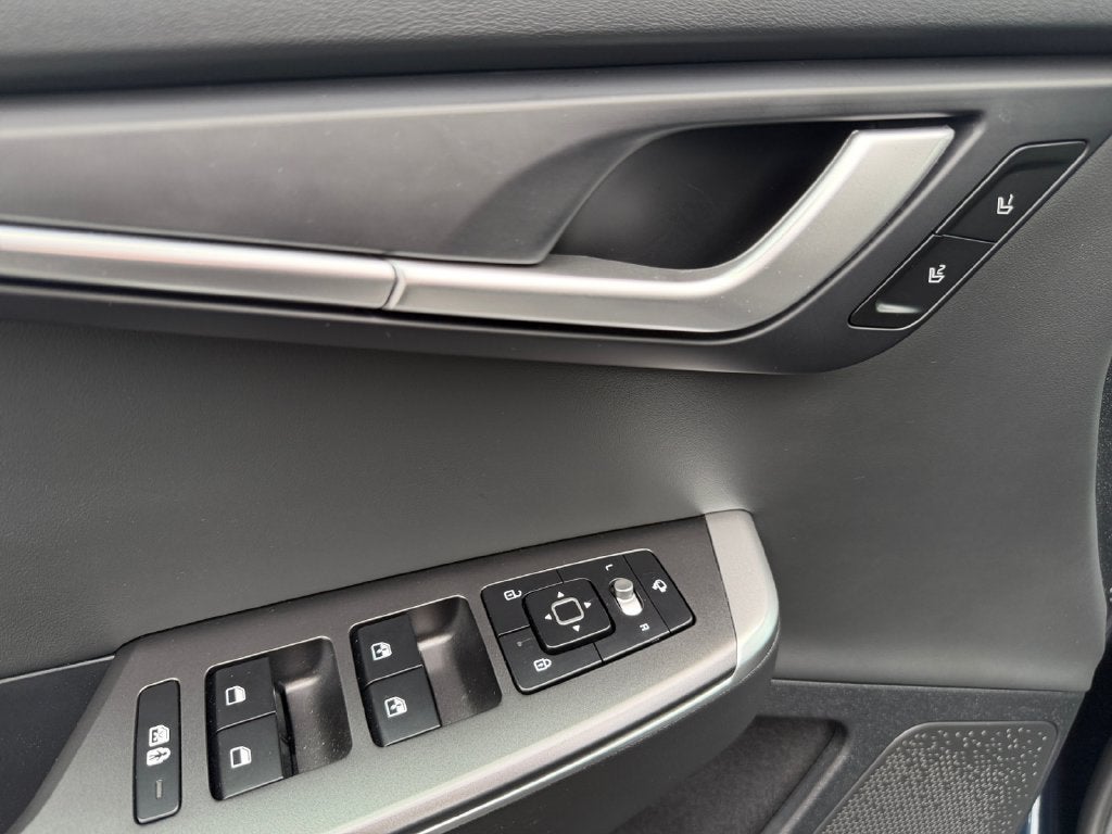 2024 Kia EV6 Light